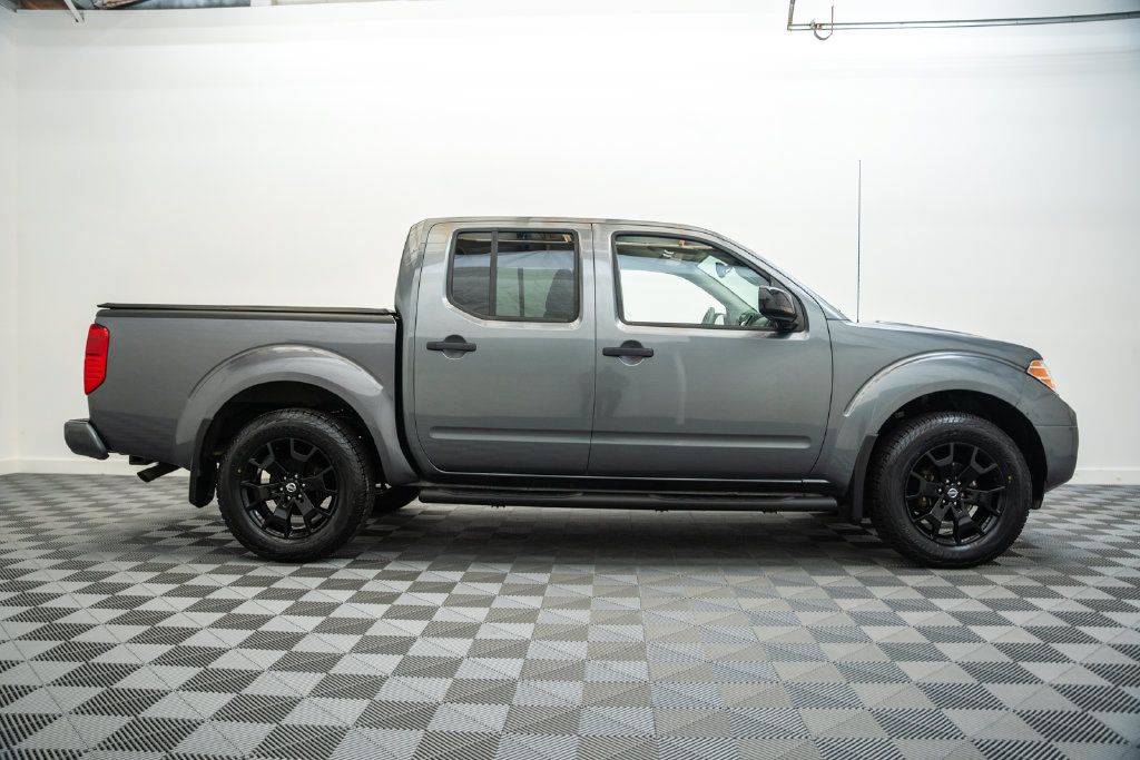 Used 2020 Nissan Frontier SV w/ Midnight Edition Floor Mats AWD/4WD image 4