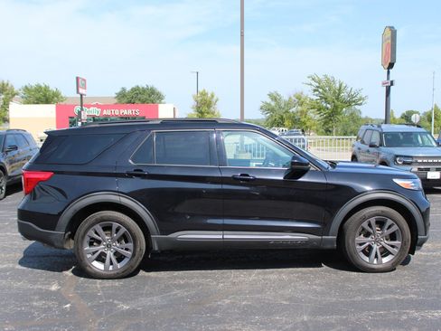Used 2023 Ford Explorer XLT w/ Equipment Group 202A AWD/4WD image 7