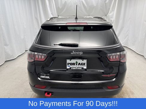 Used 2022 Jeep Compass Trailhawk w/ Trailhawk Convenience Group image 3