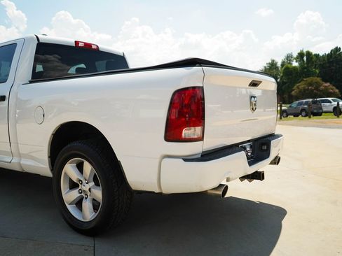 Used 2016 RAM 1500 Express RWD image 21