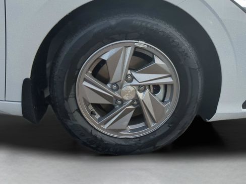 New 2025 Hyundai Elantra SE FWD image 30