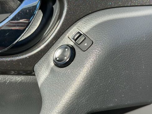 Certified 2020 Nissan Rogue SV FWD image 19