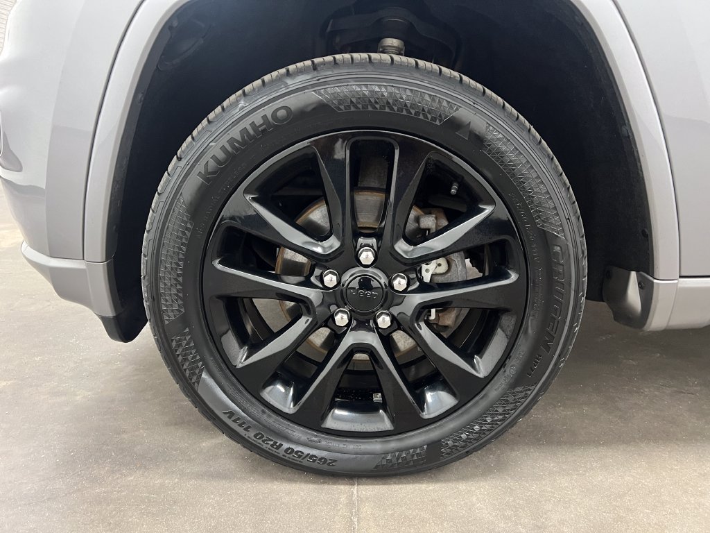 Used 2018 Jeep Grand Cherokee Altitude AWD/4WD image 28