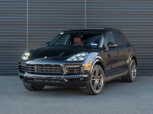 Certified 2022 Porsche Cayenne S Platinum image 1