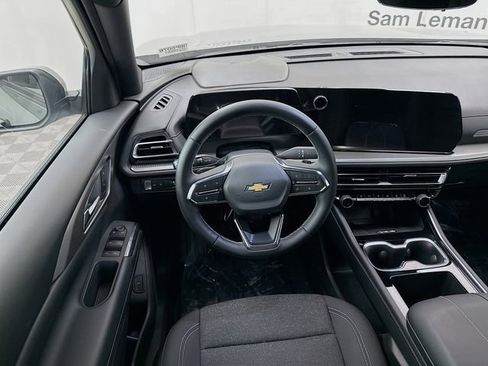 Used 2026 Chevrolet Traverse LT w/ Driver Confidence Package image 24