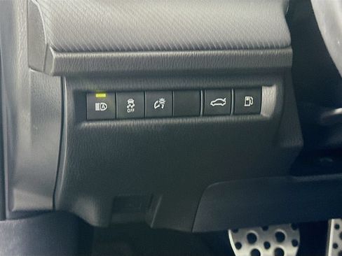Used 2025 Toyota Camry SE FWD image 10