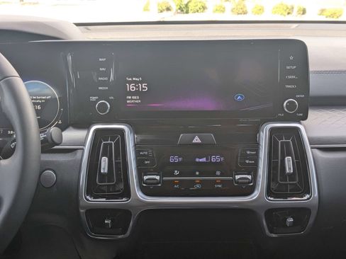 Used 2023 Kia Sorento SX FWD image 23