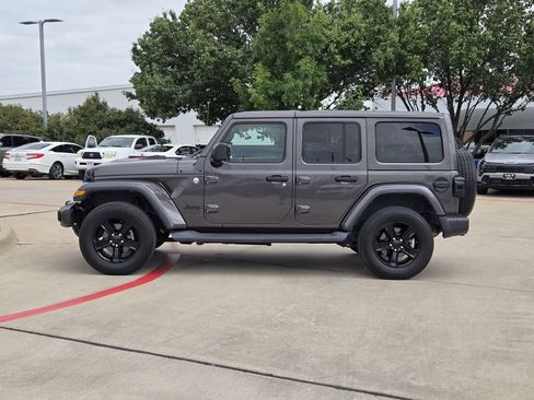 Used 2019 Jeep Wrangler Unlimited Sahara AWD/4WD image 12