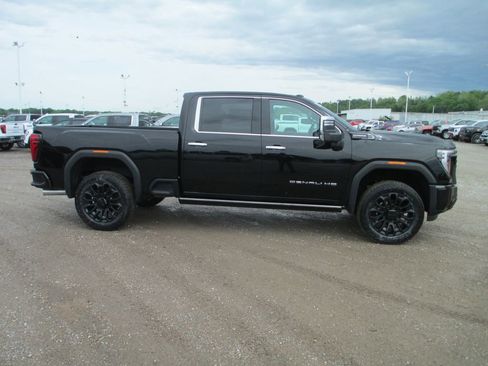 New 2026 GMC Sierra 2500 Denali Ultimate AWD/4WD image 3