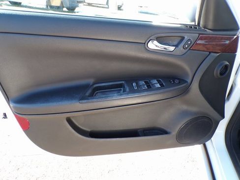 Used 2011 Chevrolet Impala LT image 13