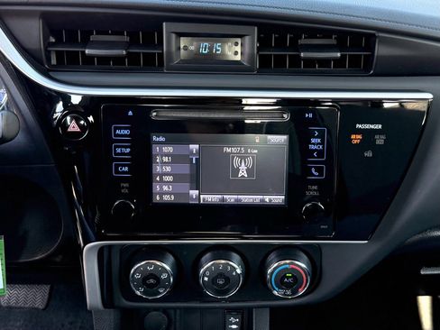 Used 2017 Toyota Corolla L image 23