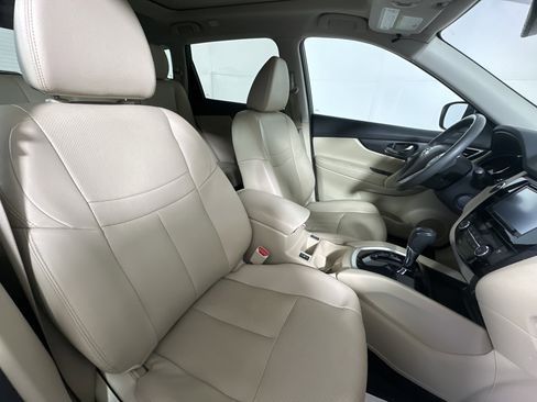 Used 2016 Nissan Rogue SL w/ SL Premium Package image 23