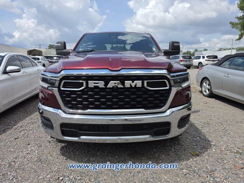 Used 2025 RAM 1500 Big Horn AWD/4WD image 3