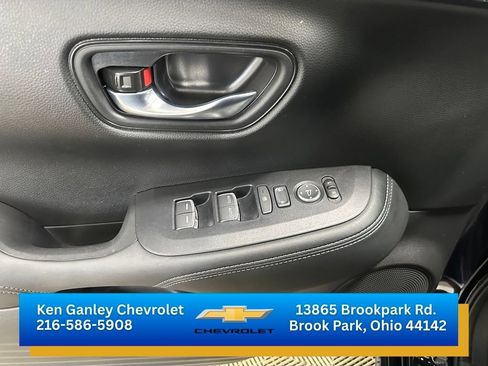 Used 2025 Honda HR-V EX-L image 8