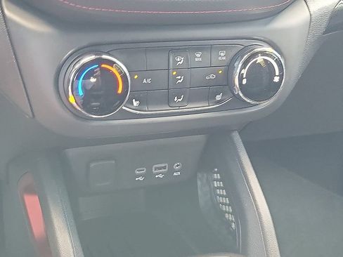 Used 2022 Chevrolet TrailBlazer RS FWD image 17