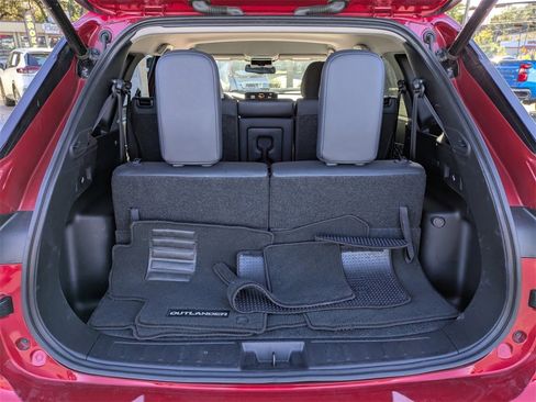 Used 2024 Mitsubishi Outlander SEL image 13