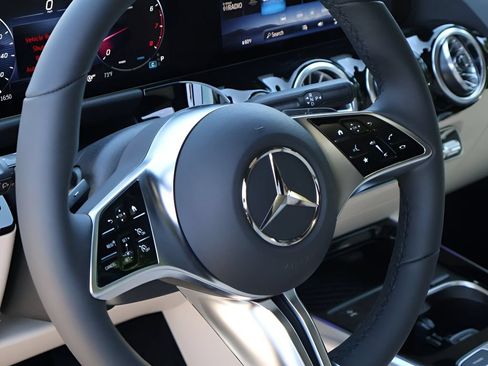New 2026 Mercedes-Benz GLA 250 4MATIC image 18
