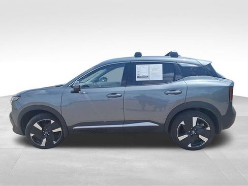 Certified 2025 Nissan Kicks SR FWD image 5