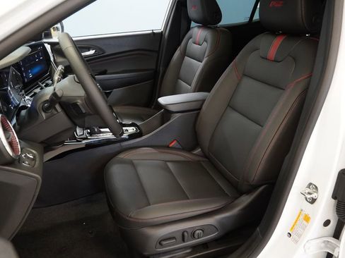 New 2026 Chevrolet Trax RS w/ Sunroof Package FWD image 3