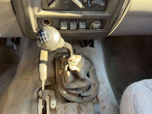 Used 1998 Jeep Cherokee Sport image 14