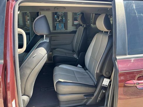 Used 2020 Kia Sedona EX FWD image 16