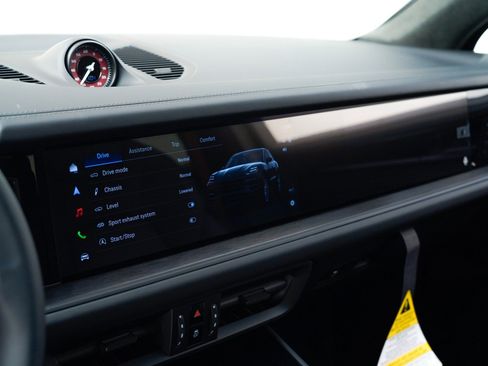 New 2026 Porsche Cayenne GTS image 26