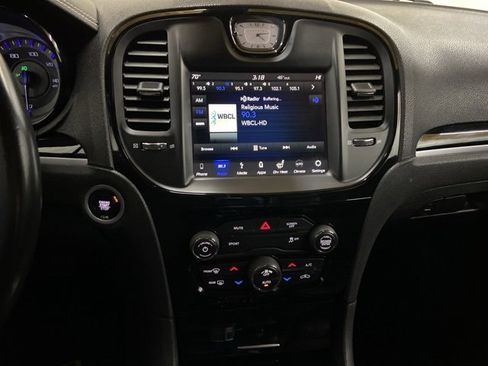 Used 2019 Chrysler 300 S image 31