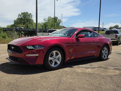Used 2023 Ford Mustang Coupe RWD image 7