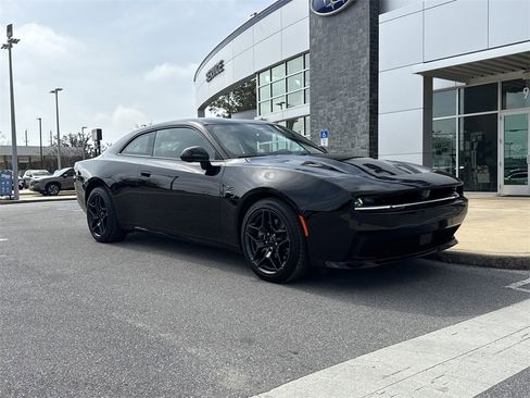 Used 2024 Dodge Charger R/T w/ Plus Group image 10