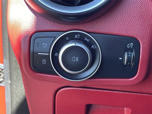 Used 2019 Alfa Romeo Stelvio image 29