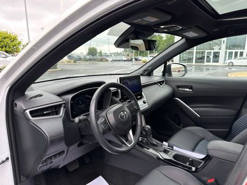 Used 2024 Toyota Corolla Cross AWD Hybrid w/ Convenience Package image 16
