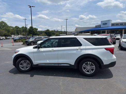 Used 2023 Ford Explorer XLT RWD image 16