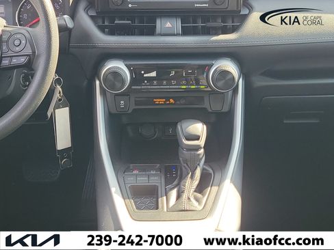 Used 2021 Toyota RAV4 LE FWD image 19