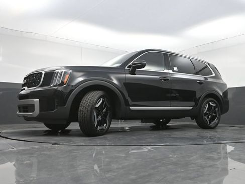 Used 2024 Kia Telluride EX w/ EX Captain's Chair Package FWD image 29