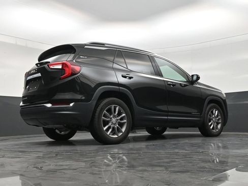 Used 2023 GMC Terrain SLT w/ LPO, Floor Liner Package FWD image 24