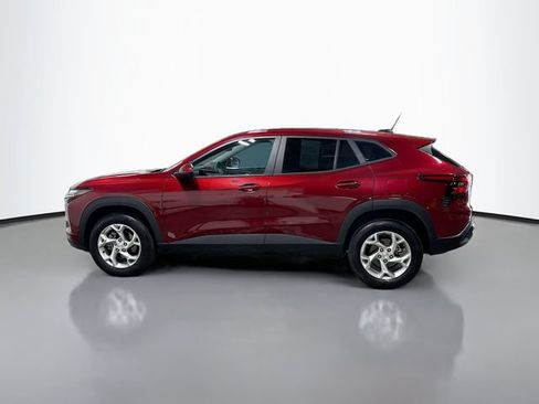 Used 2024 Chevrolet Trax LS w/ LS Convenience Package FWD image 9
