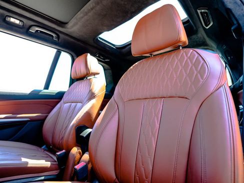 Certified 2024 BMW X7 M60i w/ Executive Package AWD/4WD image 39