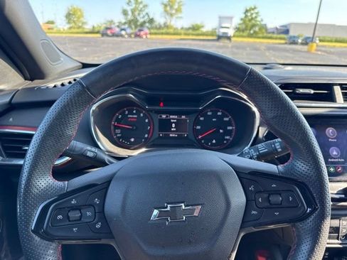 Used 2023 Chevrolet TrailBlazer RS w/ Convenience Package FWD image 9