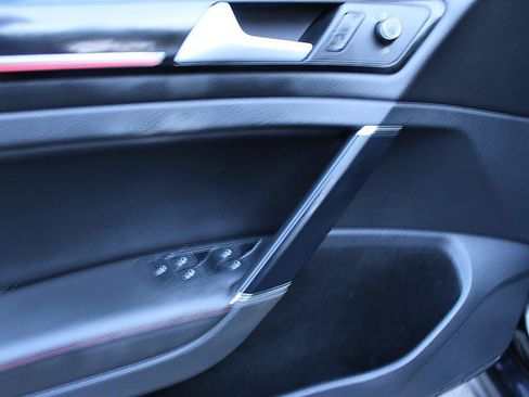 Used 2015 Volkswagen GTI SE w/ Lighting Package (SEL) FWD image 8