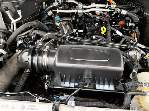 Certified 2022 Ford Explorer XLT w/ Equipment Group 202A image 32