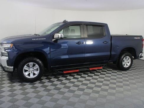 Used 2021 Chevrolet Silverado 1500 LT image 2