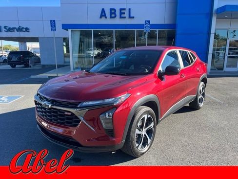 Used 2024 Chevrolet Trax RS w/ Driver Confidence Package FWD image 1
