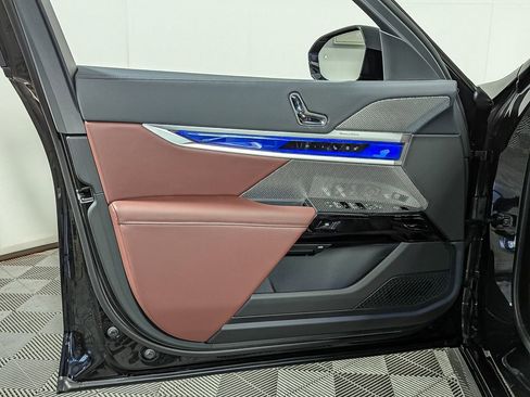 Used 2026 BMW i7 eDrive50 w/ M Sport Package image 10