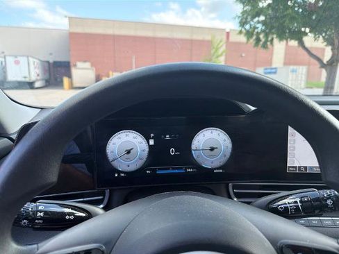 Used 2024 Hyundai Elantra SEL FWD image 5