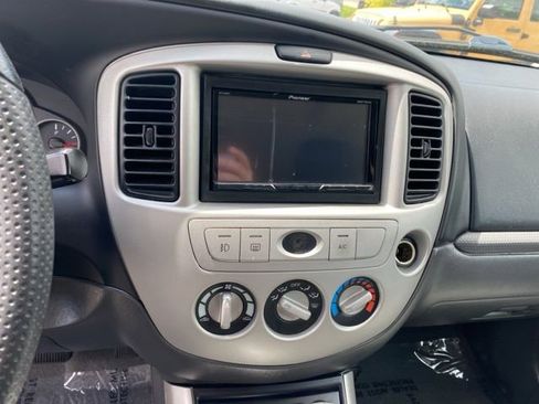 Used 2005 MAZDA Tribute s w/ Package 1 AWD/4WD image 13