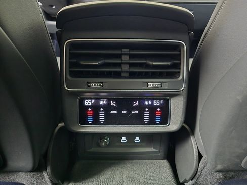 Used 2023 Audi Q8 Premium Plus w/ Premium Plus Package image 21