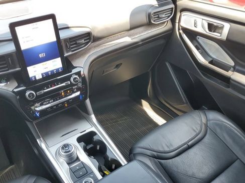 Certified 2021 Ford Explorer Platinum w/ Equipment Group 601A AWD/4WD image 32