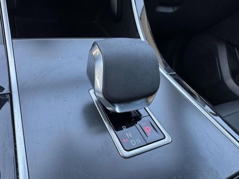 Used 2025 Land Rover Range Rover Velar Dynamic SE AWD/4WD image 33