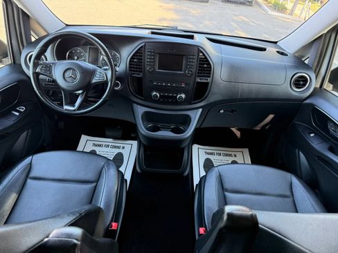 Used 2018 Mercedes-Benz Metris Passenger image 19