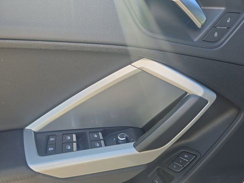 Used 2024 Audi Q3 2.0T Premium image 11